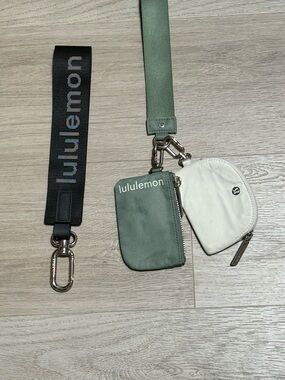 lululemon athletica Green and White Key & Card Holder Set